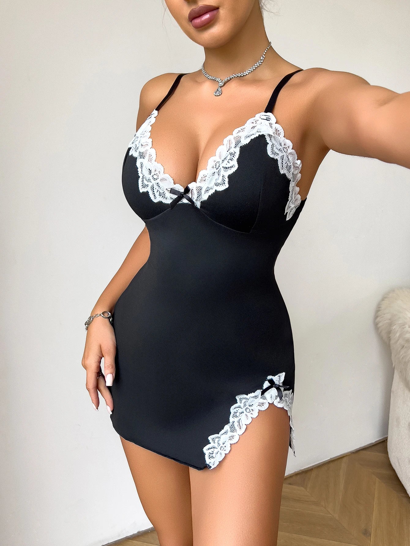 Camisola Sexy de Renda com Decote V - Lingerie Feminina Verão