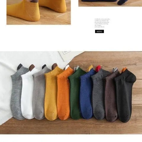 Meias esportivas macias e respiráveis, feitas para conforto, durabilidade e frescor o dia todo — agora em um kit econômico com 10 pares.